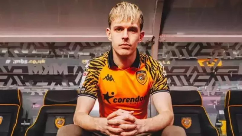 hall-siti-manchester-yunaytedden-futbolchu-aldi