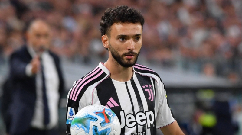 bolonya-yuventusdan-icareye-futbolchu-goturdu