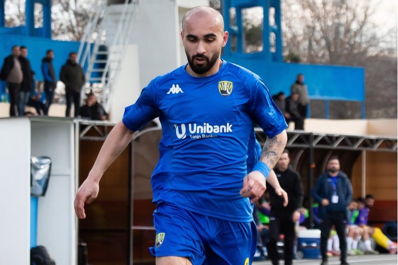 kepezin-futbolchusu-bele-bichaqlanib