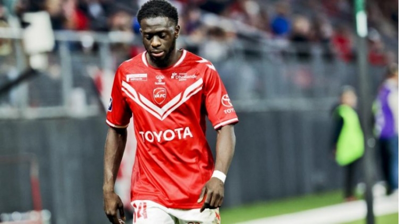 qebele-yeni-transferini-achiqladi