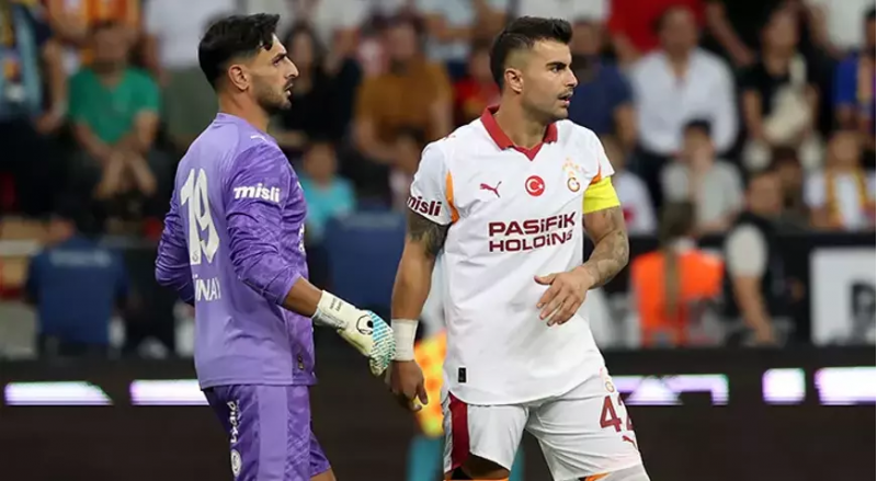 qalatasarayda-ayriliq-gozlenilir-5