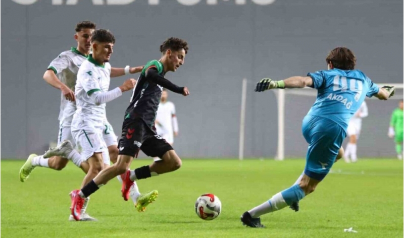 19-yashli-fitri-istedad-fenerbagchada