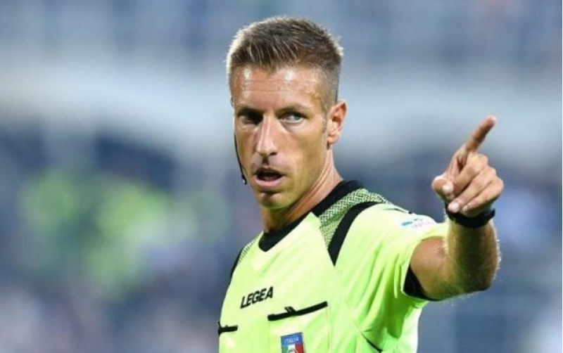 nyukasl-qarabag-oyunun-bash-hakimi-achiqlanib