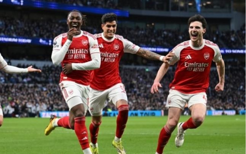 arsenal-tottenhemi-bele-meglub-etdi