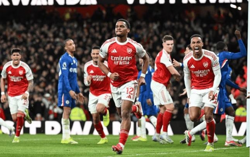 london-qirmizi-renge-burundu-3