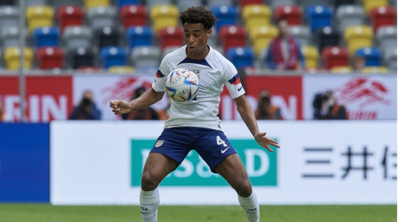 tayler-adams-manchester-yolunda