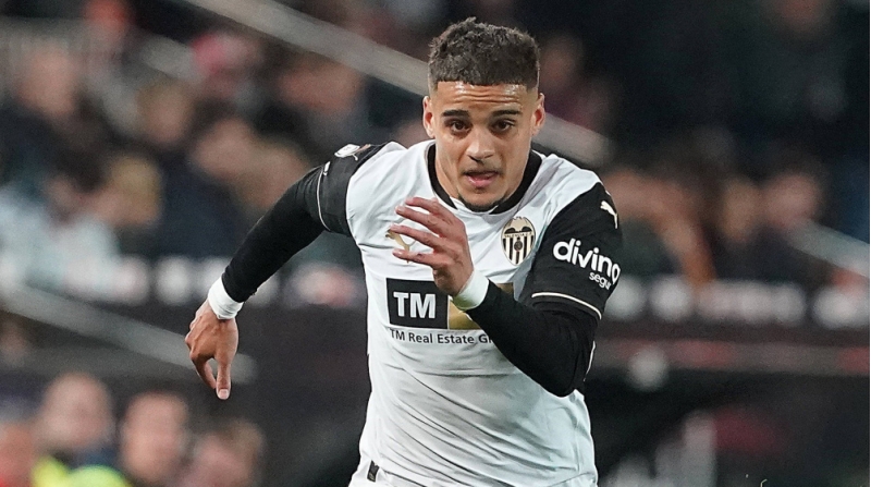 vulverhempton-ve-feyenoord-26-yashli-oyunchunu-heyetine-qatmaq-isteyir