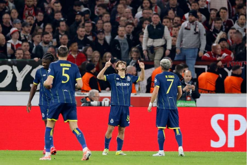 porto-shtutqarti-qebul-edir