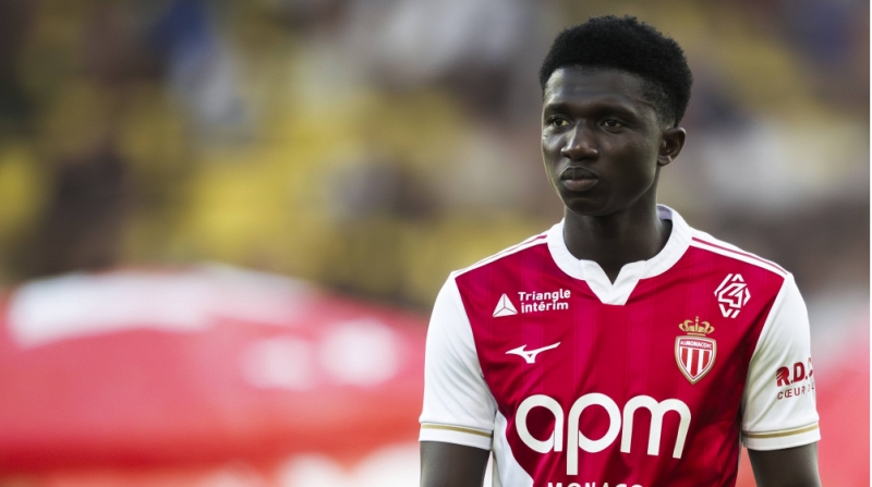 lamin-karyerasini-ingilterede-davam-etdire-biler