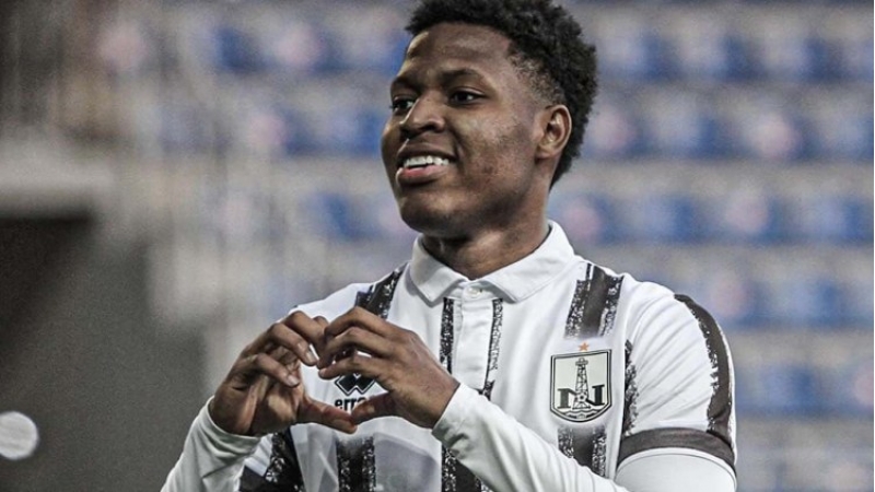 neftchinin-sabiq-futbolchusu-karyerasini-bitirdi