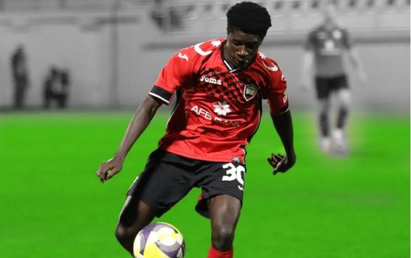 qebele-futbolchusu-prins-ovusu-ile-muqavilenin-muddeti-uzadib