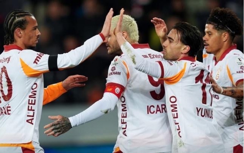 qalatasaray-ve-eyupspordan-qelebe