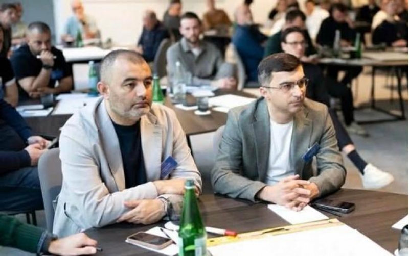 qarabag-resmileri-uefa-forumunda