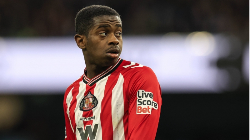 chelsi-arsenal-ve-manchester-yunayted-21-yashli-oyunchunu-heyetine-qatmaq-isteyir