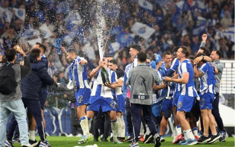 31-ci-defe-portuqaliya-chempionu-oldular