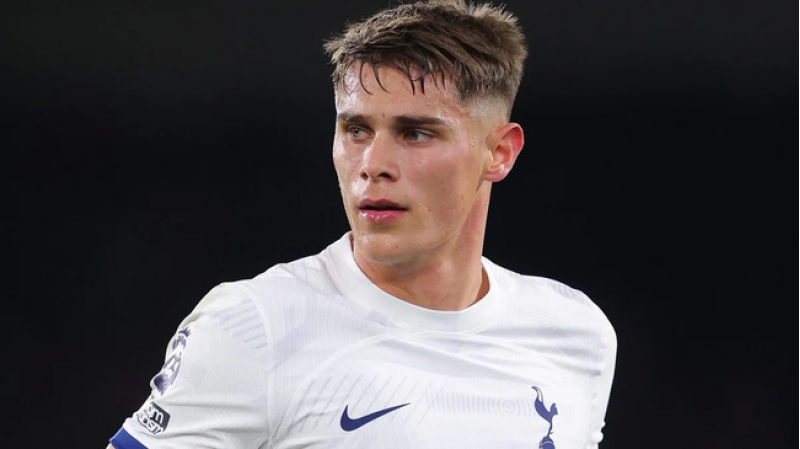 manchester-yunayted-tottenhemin-futbolchusunu-isteyir