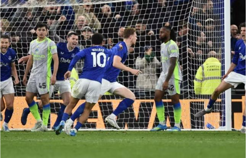 manchester-siti-chempionluq-yolunda-budredi