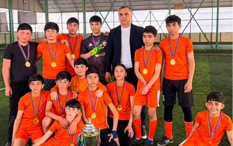gencede-mektebliler-arasinda-minifutbol-turniri-kechirilib