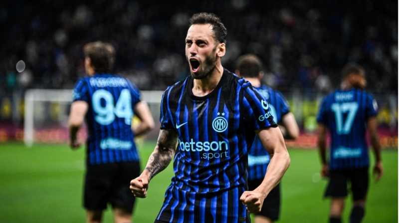 hakan-chalhanoglu-karyerasini-olkesinde-davam-etdire-biler-3