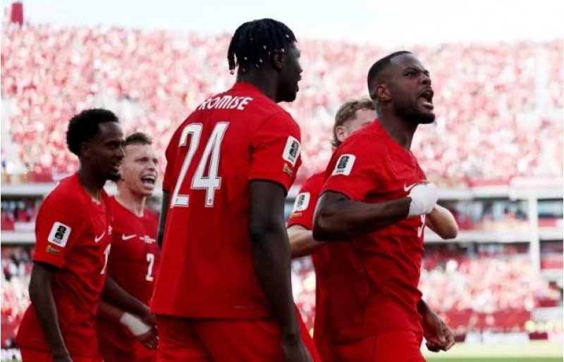 kanada-millisi-bir-ilke-imza-atdi