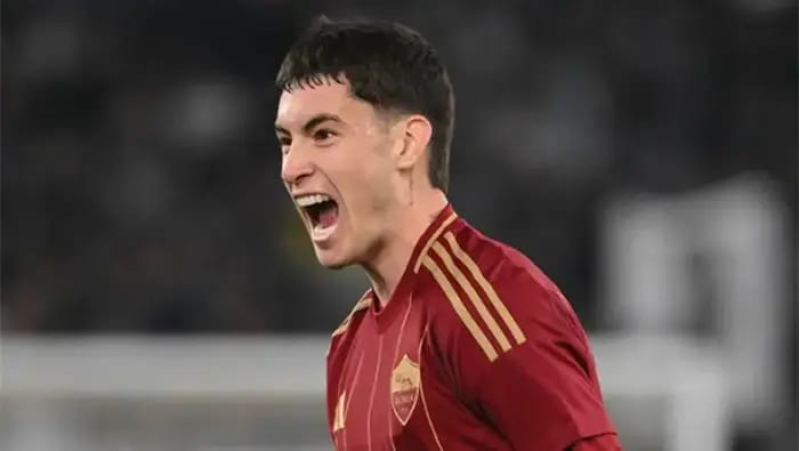 fenerbagcha-romadan-futbolchu-alir