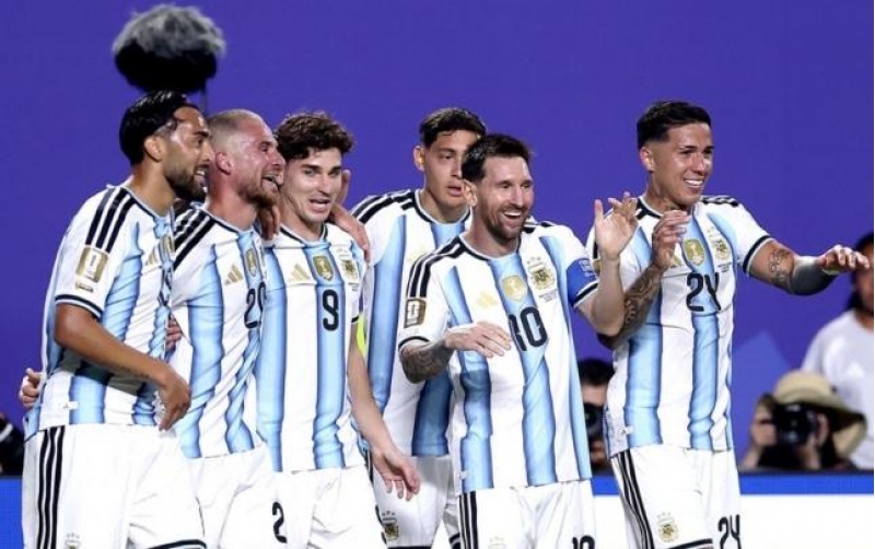 argentina-ve-norvech-qelebe-ile-bashladi