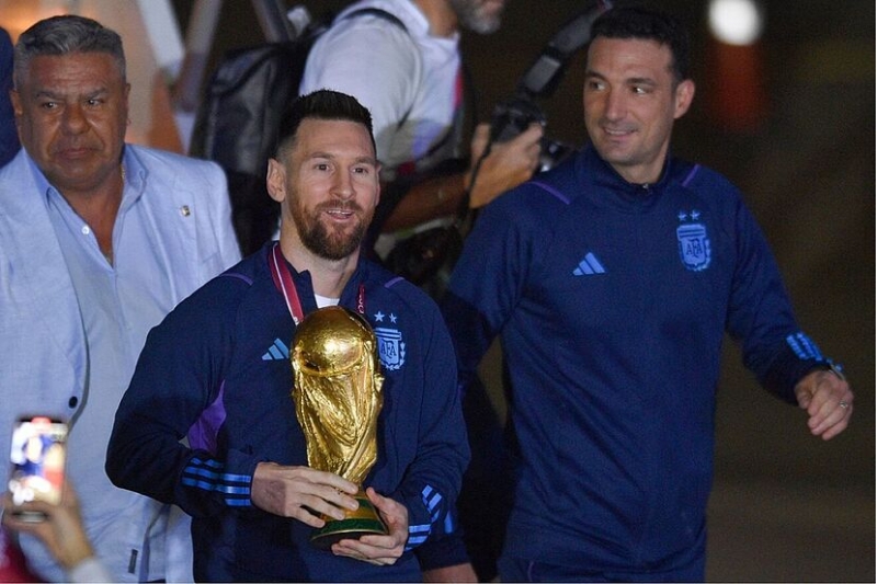 skaloni-messi-daha-chox-qol-vura-bilerdi-amma-komanda-yoldashlarini-dushundu