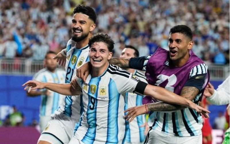 argentinani-yarimfinala-yukselden-qelebe