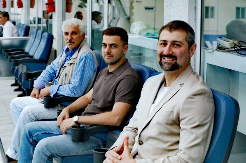 millinin-bash-meshqchisi-sabahin-ulduzlarinda