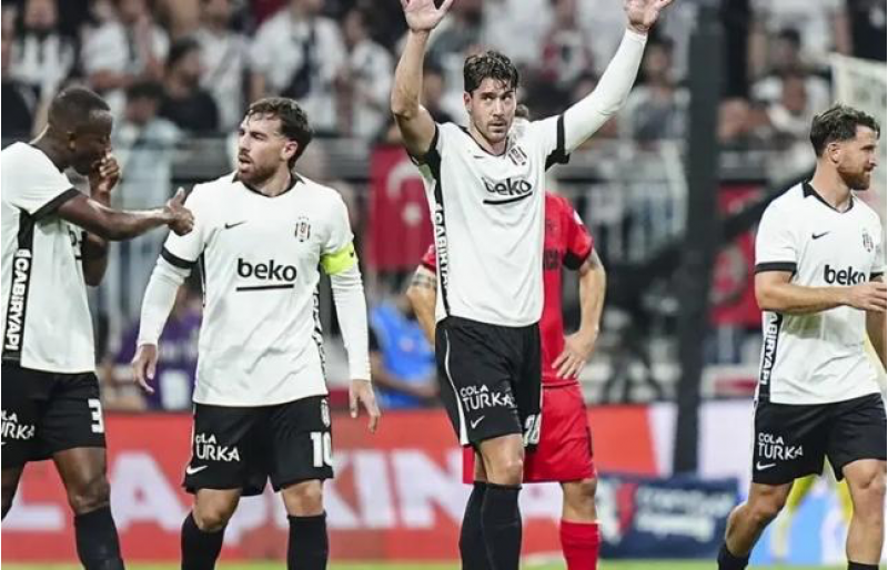 beshiktashdan-6-qollu-qelebe-trabzonspor-uduzdu