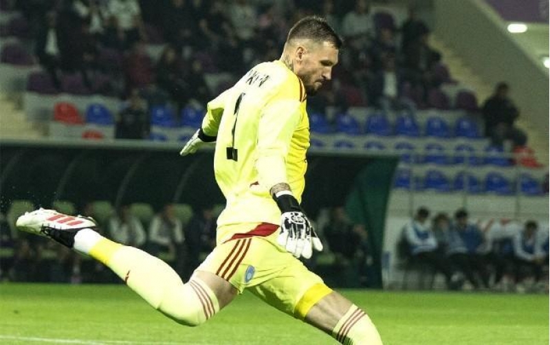azerbaycanda-oynayan-futbolchu-millimizle-matcha-chagirildi