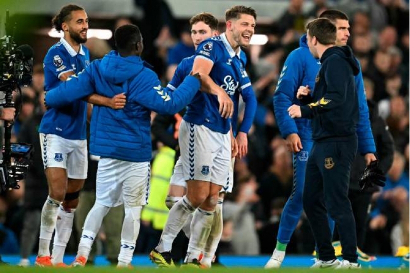 everton-satisha-chixarila-biler