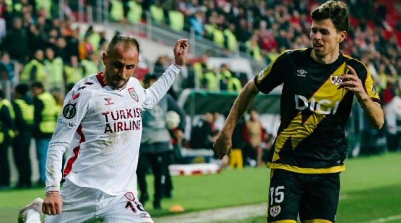 Konfrans Liqasında 1/8 finalın ilk oyunları keçirildi