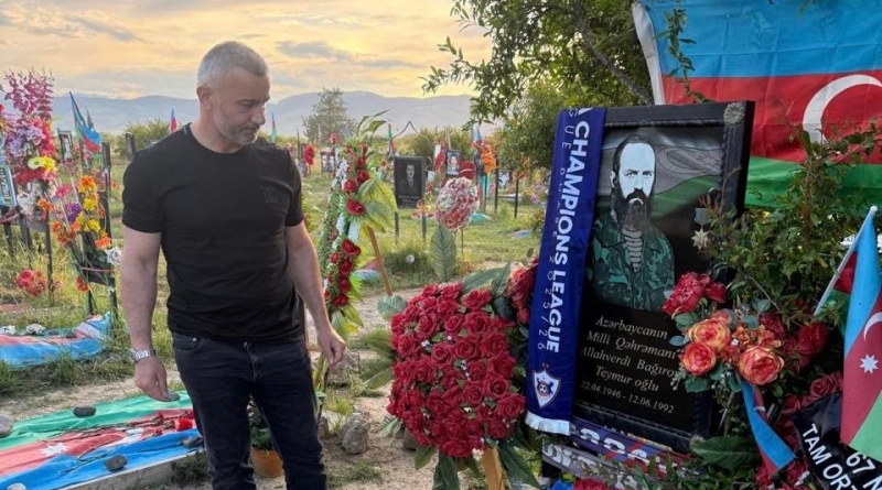 Qurban Qurbanov Allahverdi Bağırovun məzarını ziyarət etdi