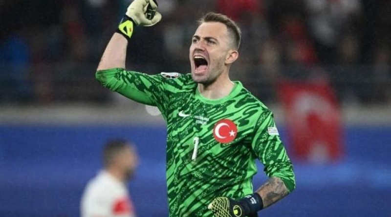 Mert Günok karyerasını başa vurub